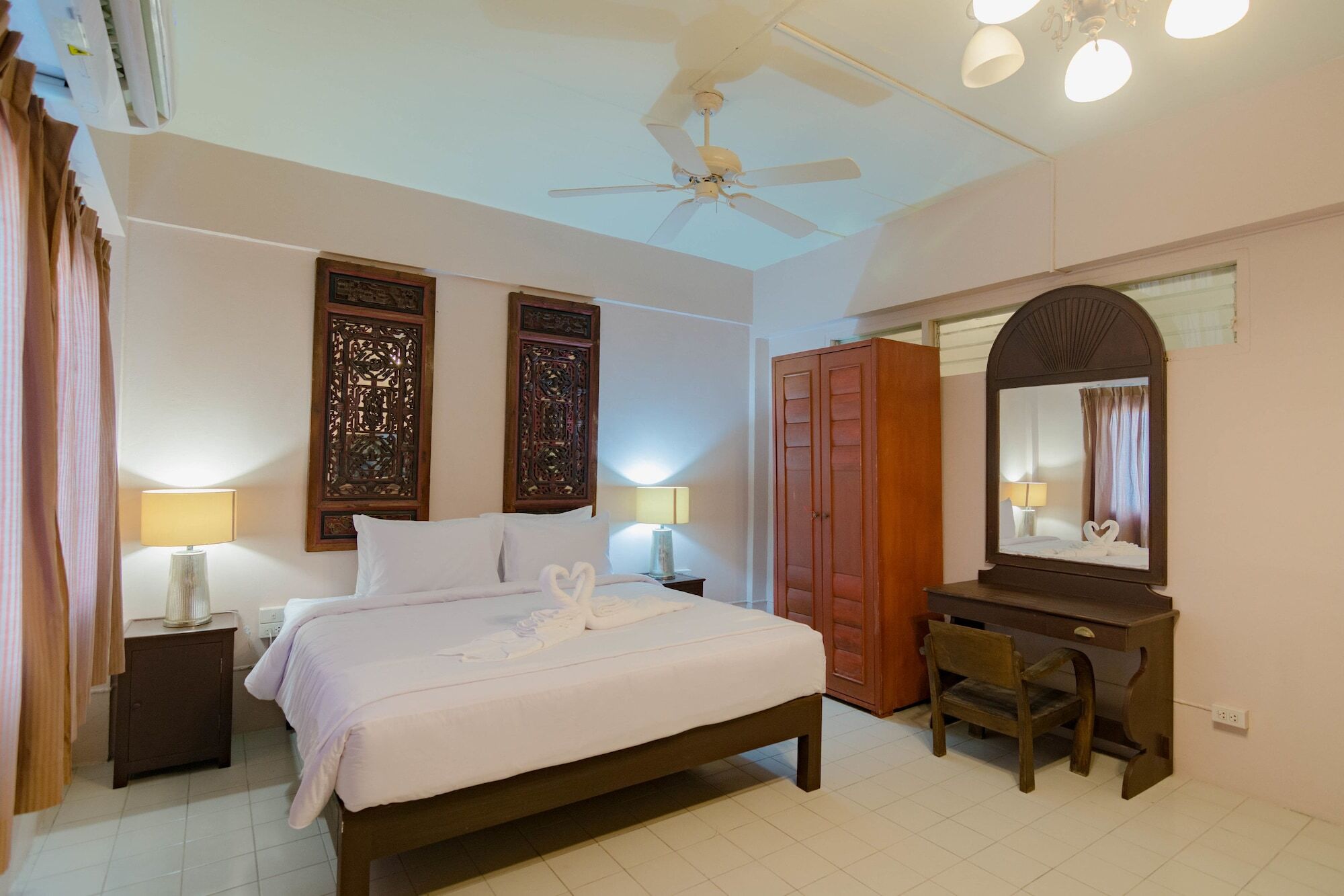 Bed At Beach Hostel Phuket Exterior photo