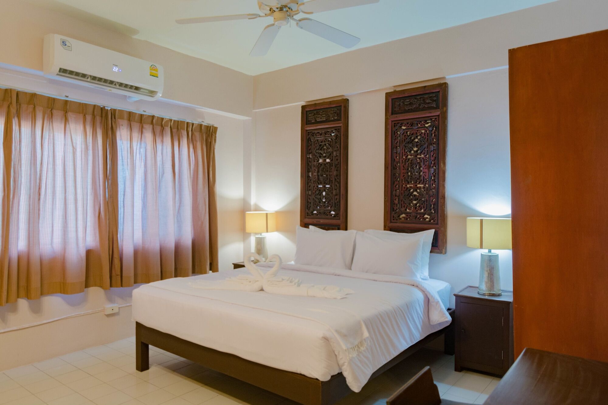 Bed At Beach Hostel Phuket Exterior photo