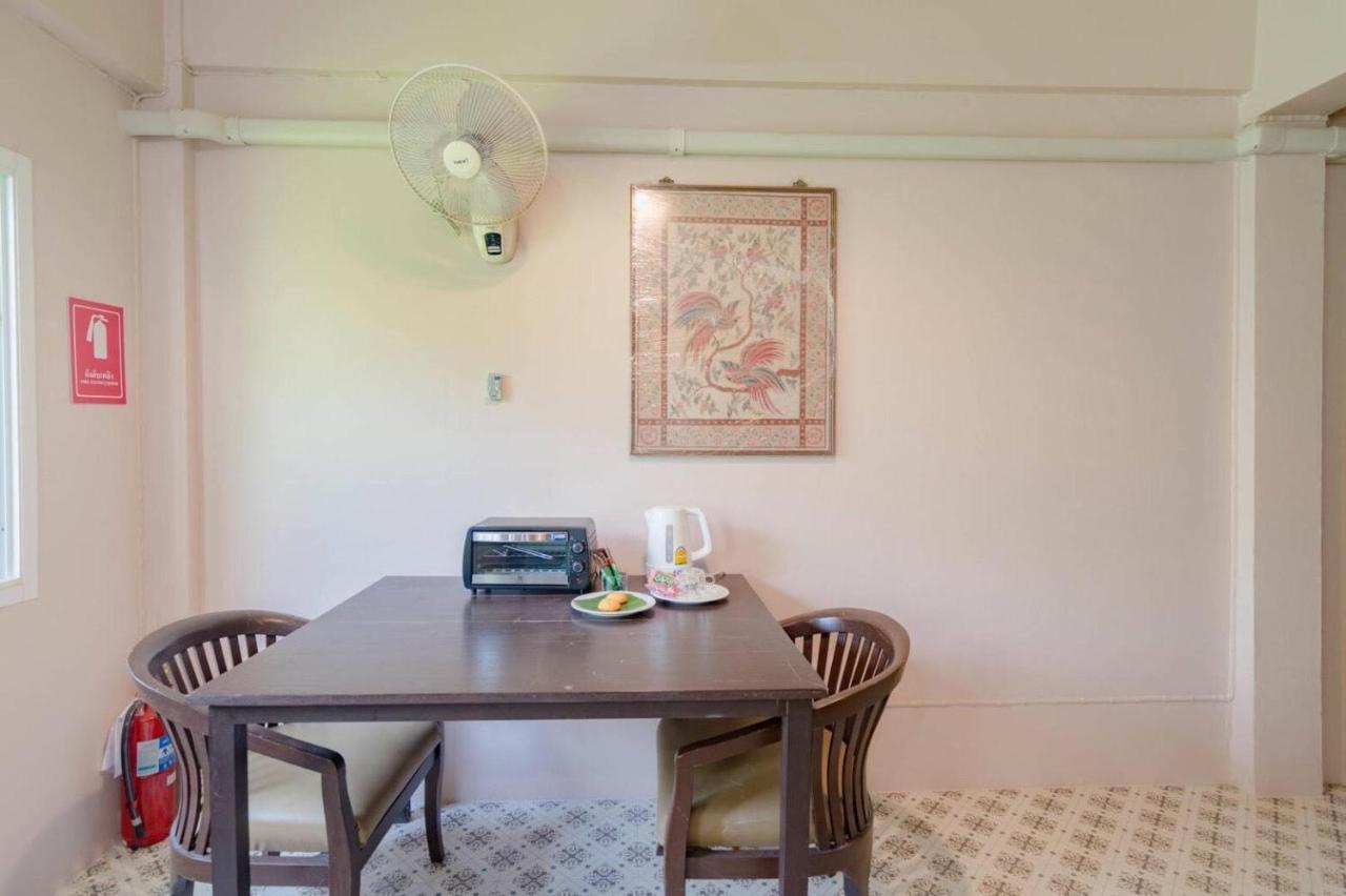 Bed At Beach Hostel Phuket Exterior photo