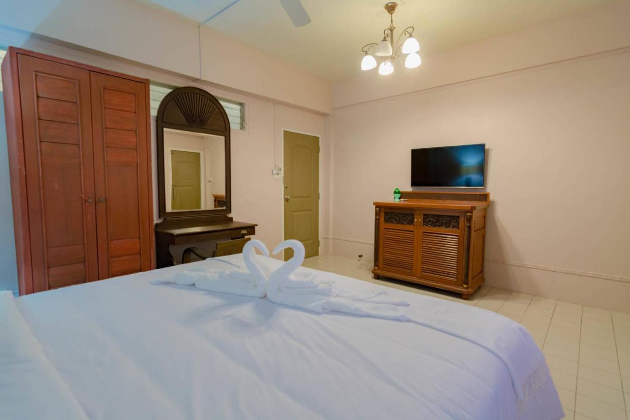 Bed At Beach Hostel Phuket Exterior photo