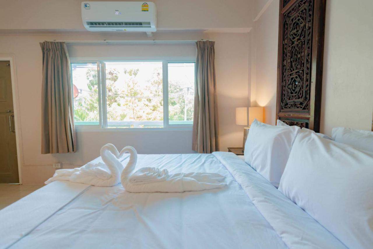 Bed At Beach Hostel Phuket Exterior photo