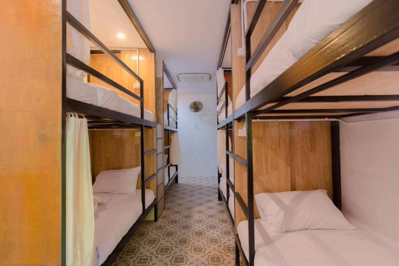 Bed At Beach Hostel Phuket Exterior photo
