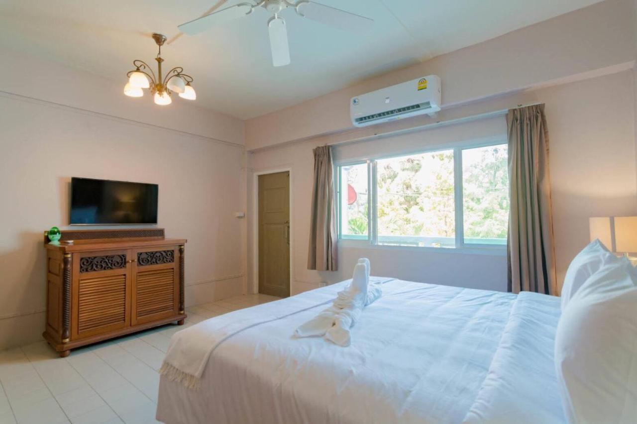 Bed At Beach Hostel Phuket Exterior photo